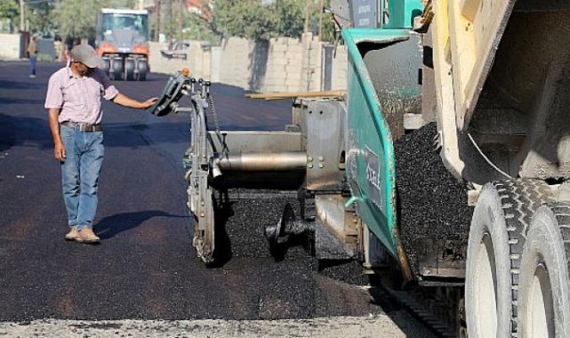 Van Büyükşehir Düzyol Caddesini Asfaltladı