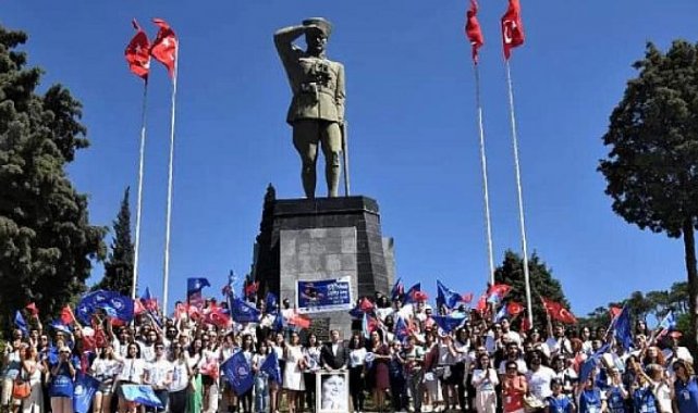 100. Yılda 100 Çağdaş Genç Atasının İzinde İzmir’de