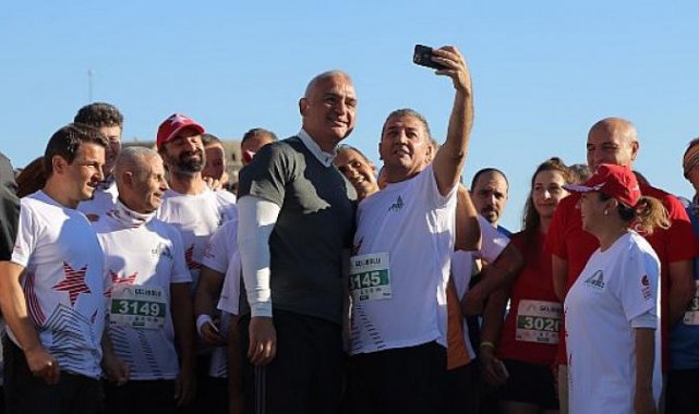 Bakan Ersoy, Troya Kültür Yolu Festivali kapsamında Gelibolu Maratonu'na katıldı