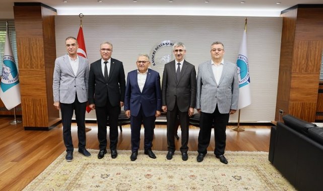 Bakan Yardımcısı Yılmaz'dan Memduh Büyükkılıç'a ziyaret
