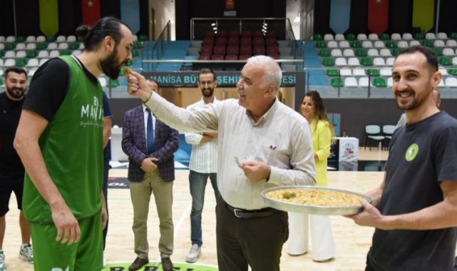 Başkan Güzgülü'den Potanın Tarzanlarına 'tatlı' ziyaret