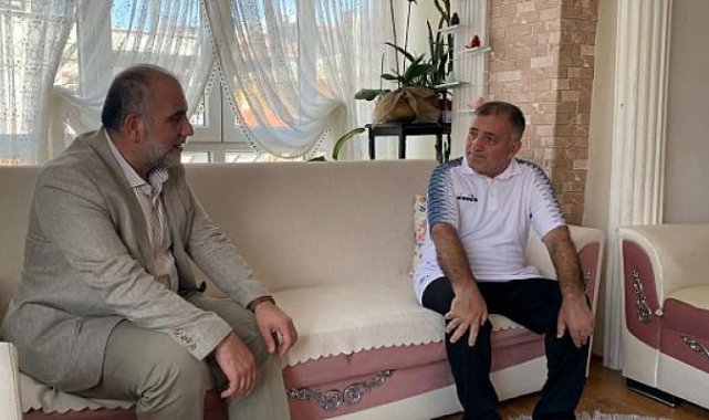 Başkan Sandıkçı Hasta Vatandaşları Ziyaret Etti