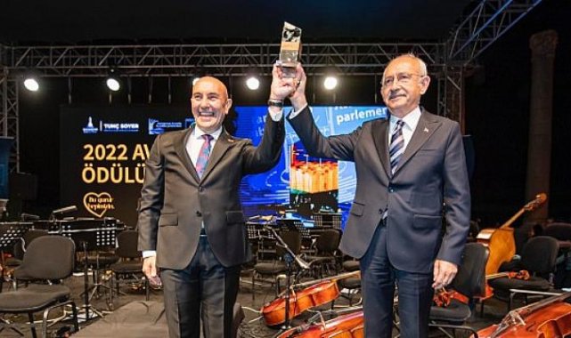 Başkan Soyer: Ödülü 4,5 milyon İzmirli adına alıyorum