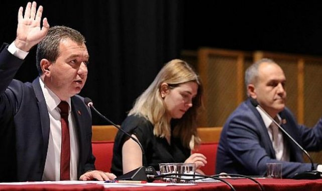 Bergama Belediye Meclis Toplantısı’nda Başkan Koştu Müjdeyi Açıkladı