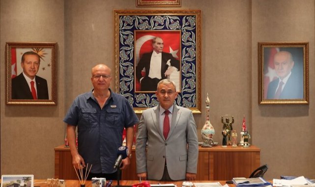 Dünyanın en büyük bayrağı Kütahya'da açıldı