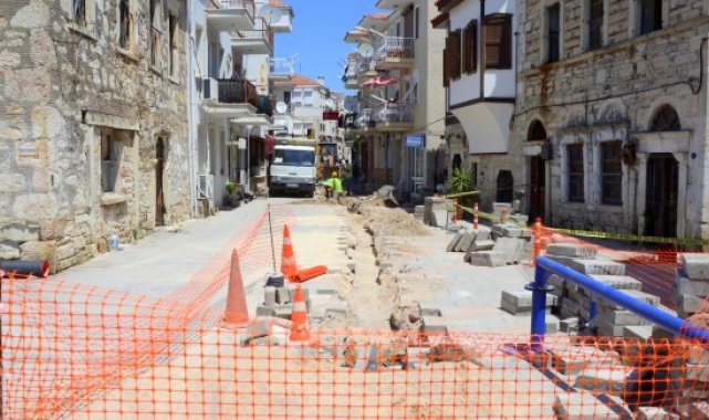 Foça Bağarası'nın kanalizasyon sorunu çözülüyor