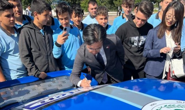 İstanbul Silivri'de liselilerin ürettiği elektrikli otomobile Japon imzası
