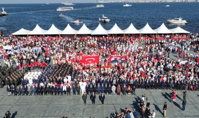 İzmir'de tarihi 100. yıl kutlamaları başladı
