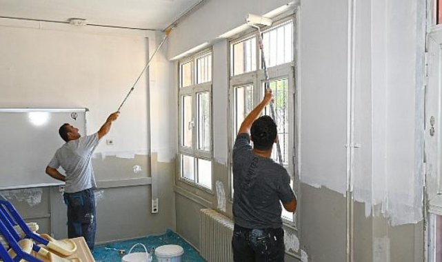 Karabağlar Belediyesi okulları da boyuyor