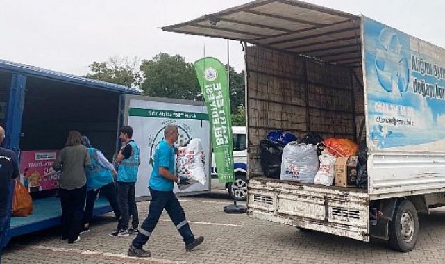 Kartepe’de Mobil Atık Getirme Merkezi’ni bin kişi ziyaret etti