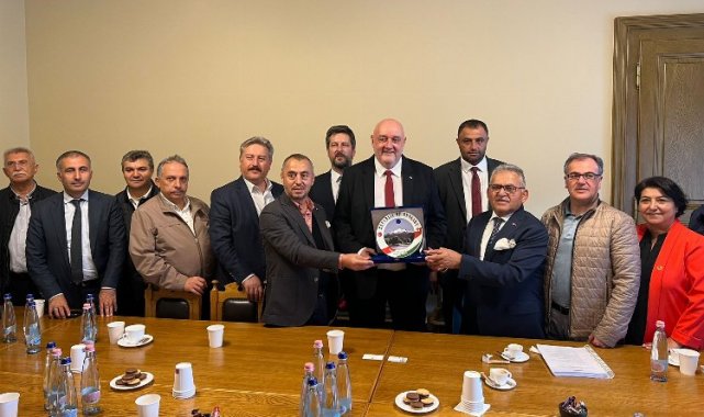 Kayseri heyetinden Macaristan Parlamentosu'na çıkarma