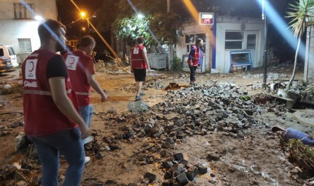 Kızılay gönüllüleri Mudanya'daki selzedelerin ihtiyacını gideriyor