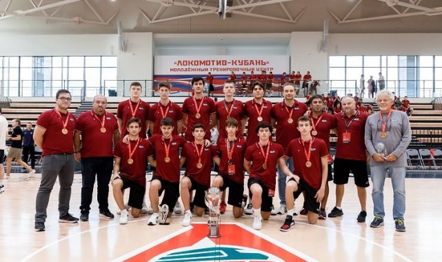 Loko Cup 2022'de şampiyon TOFAŞ