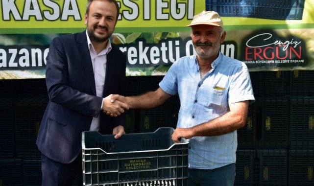 Manisa Turgutlu'da üreticilere zeytin kasası desteği