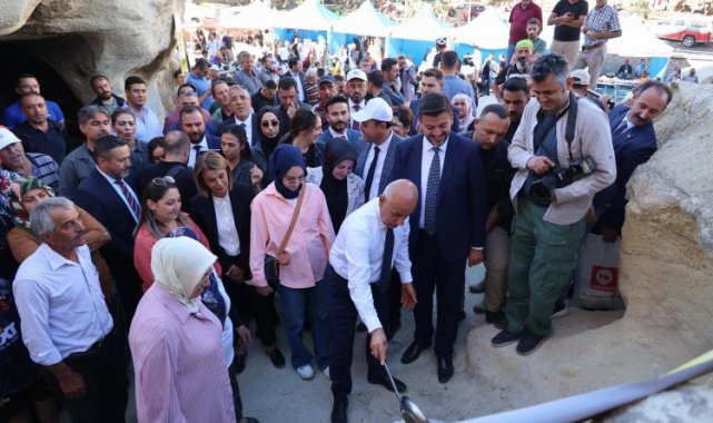Mehmet Savran Ürgüt Bağ Bozumu Festivali'nde