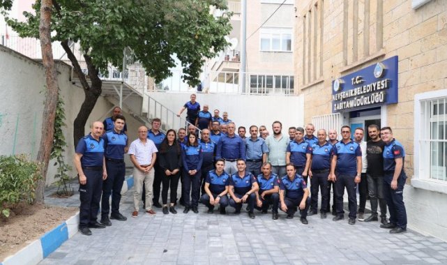 Mehmet Savran'dan zabıtaya kutlama mesajı