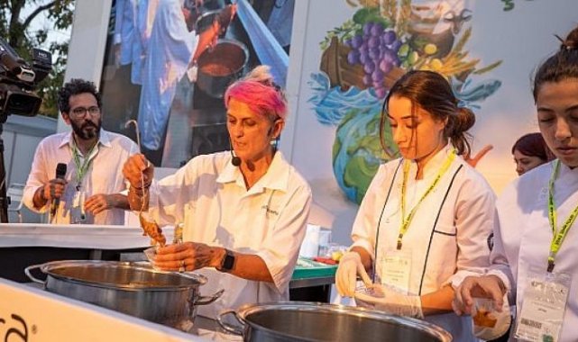 Michelin yıldızlı şef Terra Madre Anadolu için mutfağa girdi