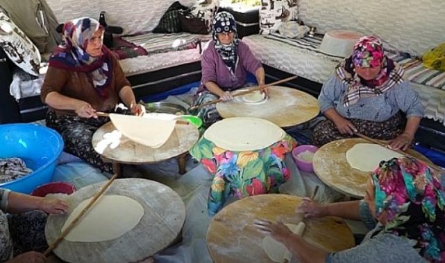 Mustafakemalpaşa'lı kadınlar imece usulü kışlık hazırlıklarına başladı