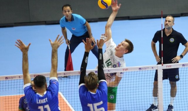 TSYD Voleybol Turnuvası'nda heyecan sürüyor