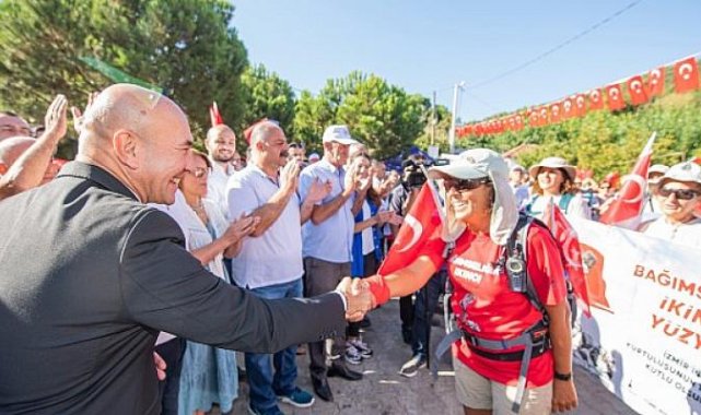 Zafer yolu kafilesi 100 yıl önceki gibi Kemalpaşa'da