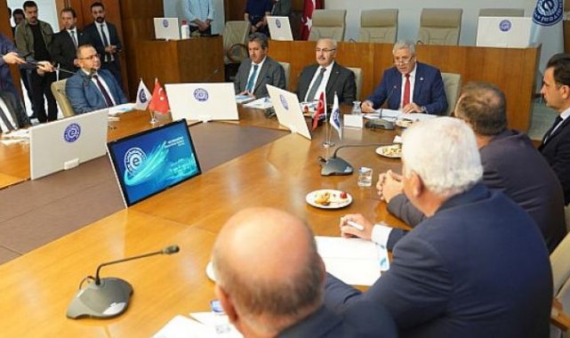 EÜ Danışma Kurulu, İzmir Valisi Yavuz Selim Köşger’in başkanlığında toplandı