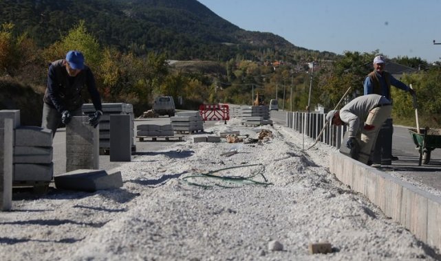 Kütahya Belediyesi'nden refüj çalışması