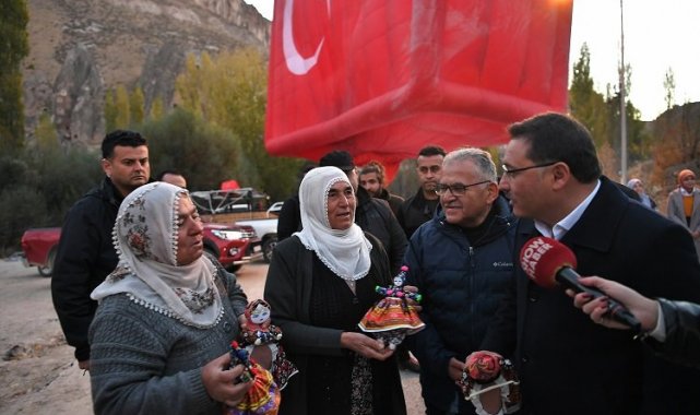 Memduh Büyükkılıç sohbete' Fransız' kalmadı