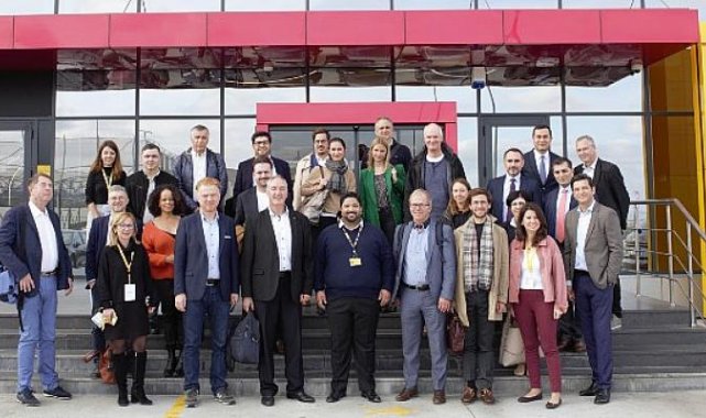 Alman basın mensupları ve fikir liderleri DHL Express Türkiye’nin İstanbul Havalimanı’ndaki operasyon merkezini ziyaret etti