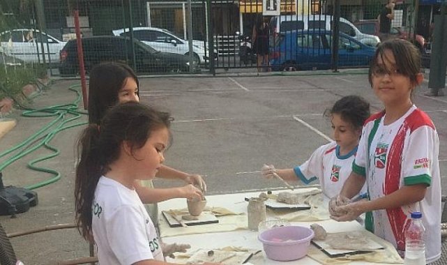 Diyabetli çocuklar ve velilerine seramik atölyesi ile kutlama