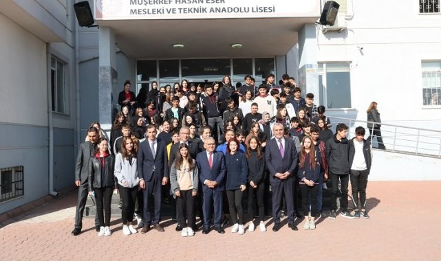 Memduh Büyükkılıç öğrencilerle buluştu