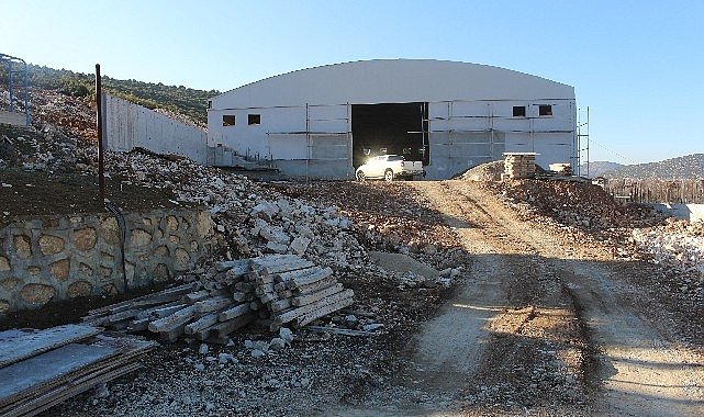 Antalya Büyükşehir'den Korkuteli Yazır'a çok amaçlı salon