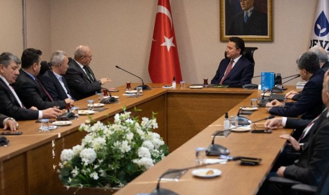Aşiret temsilcilerine 'Babacan' ev sahipliği