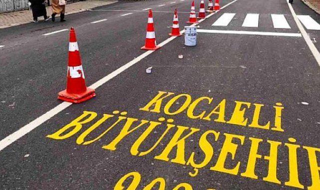 Başiskele Atatürk Caddesi gece ayrı, gündüz ayrı güzel