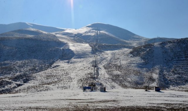 Bingöl Hesarek'te istenen 'kar'a ulaşılınca sezon açılacak