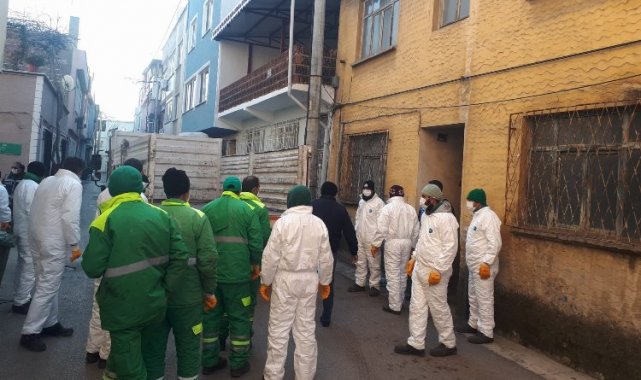 Bursa Osmangazi'de çöp ev temizlendi