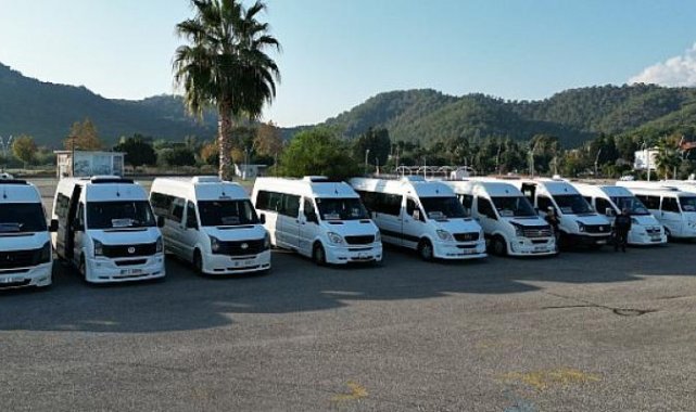 Kemer Belediyesi bin 317 öğrenciyi ücretsiz taşıyor