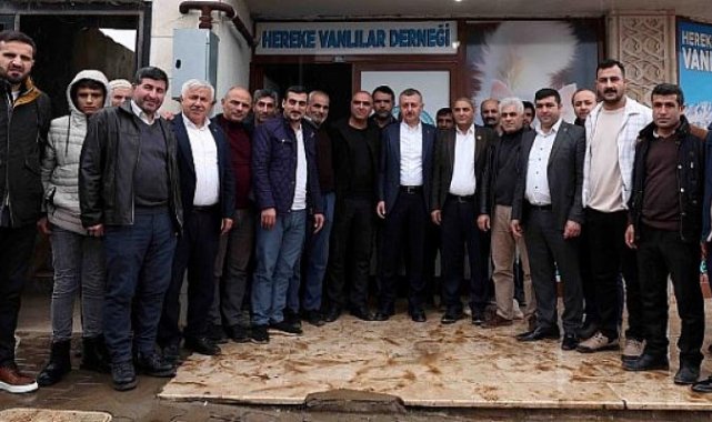 Kocaeli Büyükşehir Belediye Başkanı Tahir Büyükakın Yukarı Hereke'de Vanlılara konuk oldu