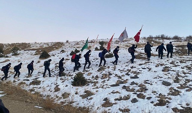 Kuveyt Türk'ten Sarıkamış şehitleri için karlı dağları aşan izcilere destek