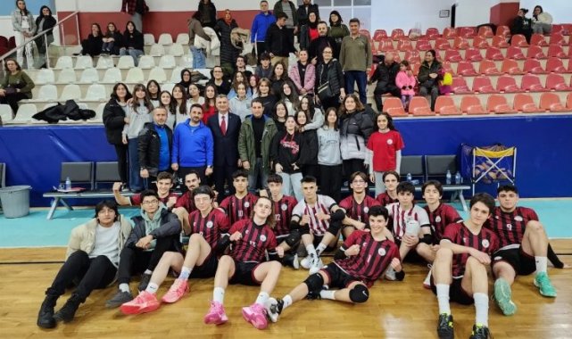 Gölcük'ün yeni voleybol takımından ilk maçta galibiyet