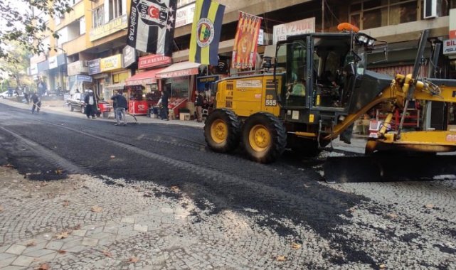 Projeyi tamamlayamayan belediye çareyi asfaltta buldu