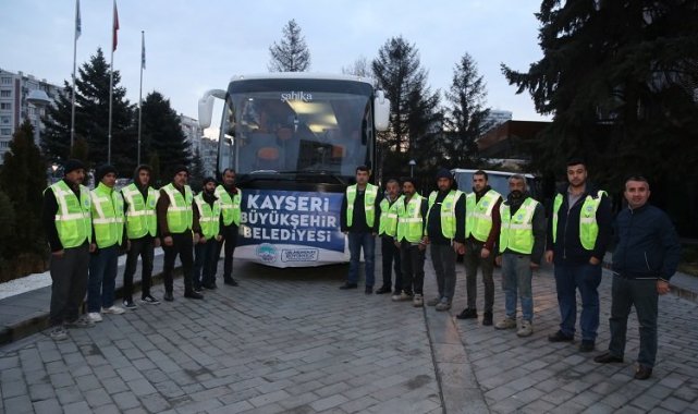 Kayseri Büyükşehir'den Elbistan'daki konteynere parke