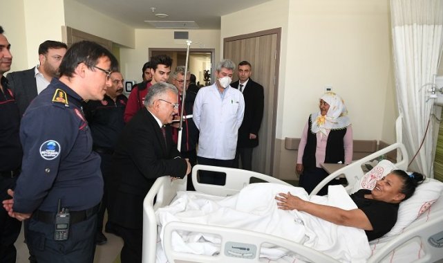 Depremzedelere Büyükkılıç morali