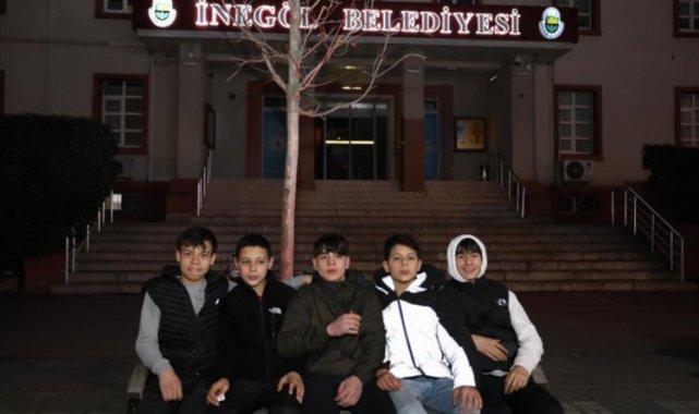 İftar sonrası çaylar Bursa İnegöl Belediyesi'nden