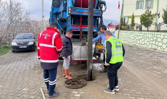 İzmit Belediyesi ve İBB selin yaralarını sarıyor