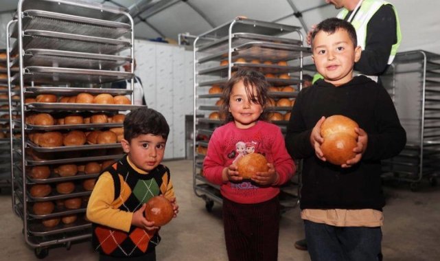Kocasinan'dan Türkoğlu'nda 16 bin sıcak ekmek dağıtımı