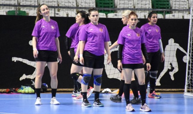 A Milli Kadın Hentbol Takımı, Giresun'da medya ile buluştu