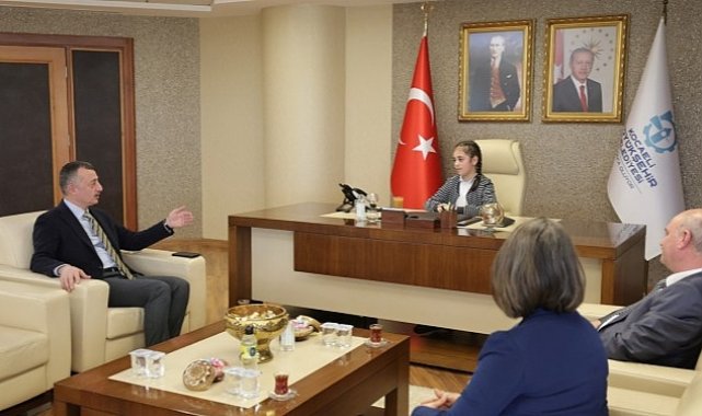 Başkan Büyükakın, makamını 4. sınıf öğrencisi Yayla'ya bıraktı