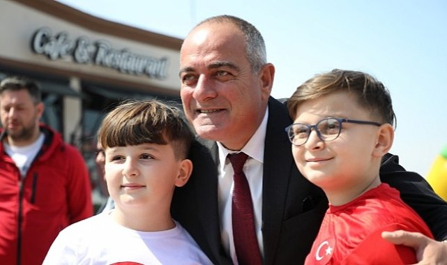 Gemlik'te Bayram Coşkusu Alanlara Sığmadı