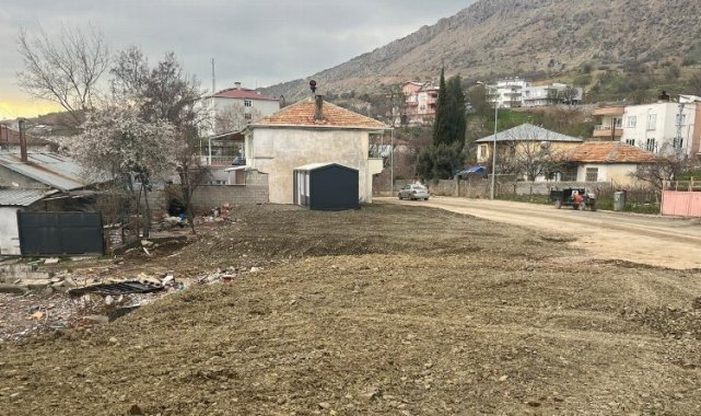 İzmit, Adıyaman'dan elini çekmiyor