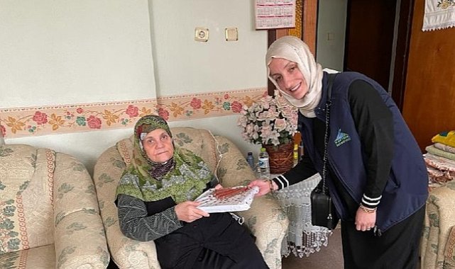 Kartepe Belediyesi Alo Evlat Sağlık Kulübü ekipleri, Ramazan Bayramı'nda da ilçenin çınarlarını unutmadı